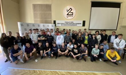 Wizyta naszej młodzieży w ,,Łukasiewiczu”